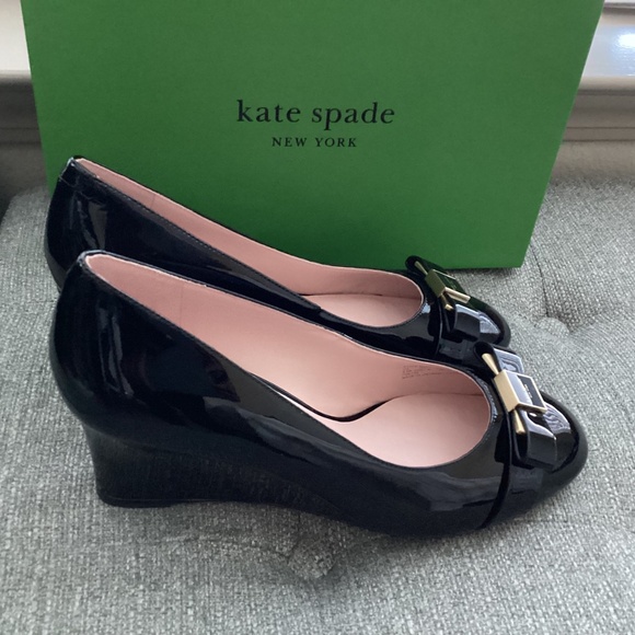 kate spade new york Women's Bowdie Wedge Pumps, size 8, $268 - Picture 11 of 12